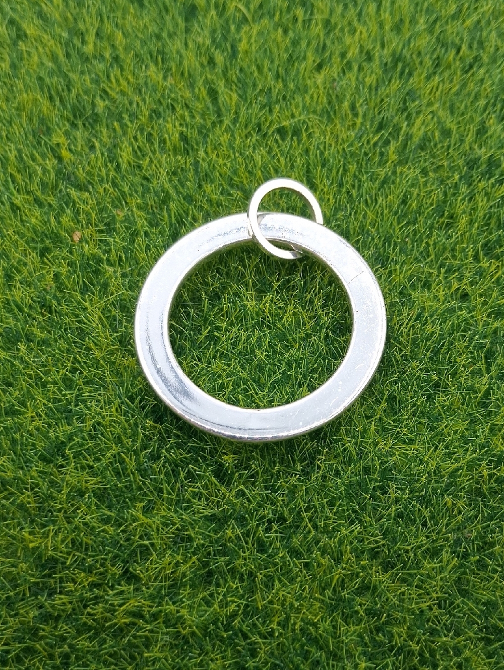 Silver Tone Open Circle Pendant Necklace - Minimal Women’s Jewelry P409